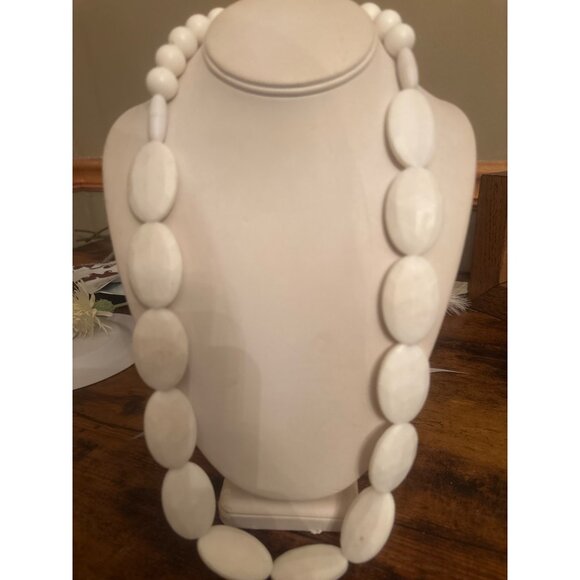 Vintage White Lucite Bead Necklace – Chunky Mod Retro w/ Hidden Clasp - Picture 7 of 15